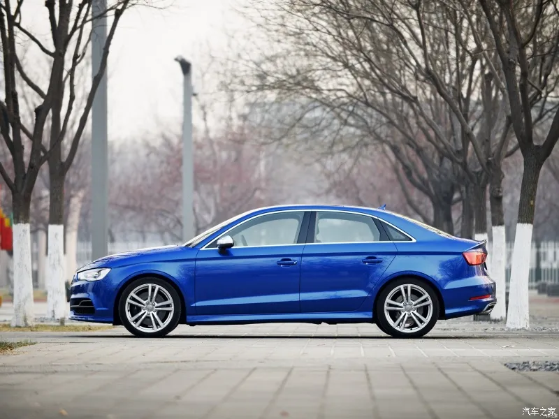 二手车:2.0T+四驱!4.87秒破百!选高配迈腾还是“四个圈”?