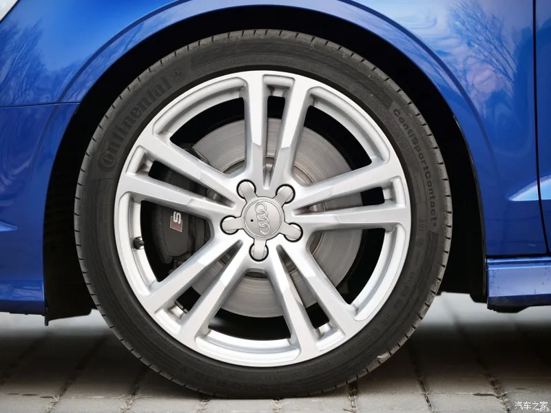 二手车:2.0T+四驱!4.87秒破百!选高配迈腾还是“四个圈”?